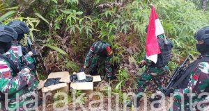 Prajurit TNI yang tergabung dalam Satgas Pamtas Yonif 642/Kapuas. Poto : Puspen TNI